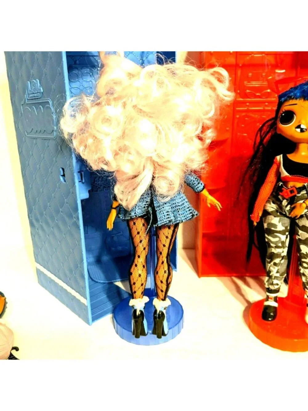 LOL Surprise OMG Downtown BB Uptown Girl Locker Sets Big Sister Pet Accessories